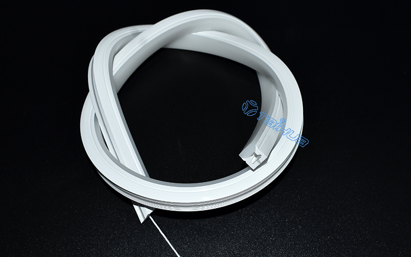 LED霓虹燈雙色硅膠套管穿pcb板有哪些注意事項？