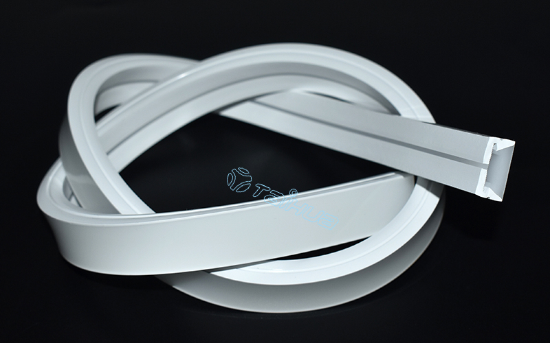 導致LED硅膠套管表面出現膠粒的原因是什么？